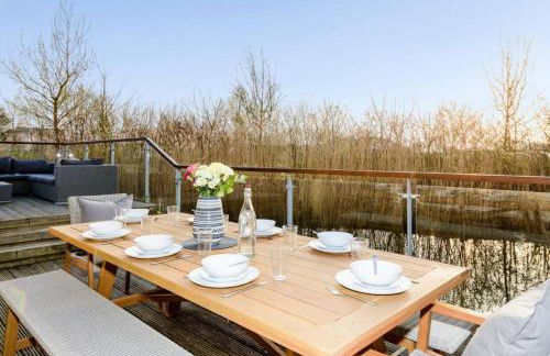 Garden Villa CW70 HOT TUB Lakeside Spa - Foto 6