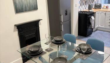 Cozee 2-bed nr New Cross Hospital - Foto 1, stove