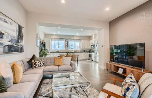 Stylish & Spacious Centrally-Located Home w/Garage - Foto 6