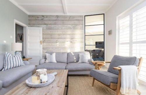 Luxury Beachfront Retreat for 14 with Hot Tub - Photo 24