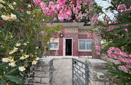 Intera casa, 100 m dal mare, grande giardino - Photo 1