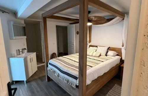 Holiday Home in Dordogne With Pool & Bubble Bath - Photo 29