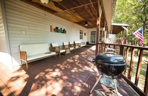 Gigi's Spacious Lakefront with Boat Ramp Access!! Newly Remodeled, Sleeps 8! - Foto 17