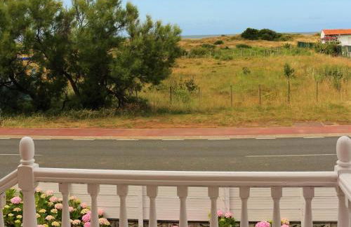 Amplia y cómoda casa en la playa de Berria - Foto 12