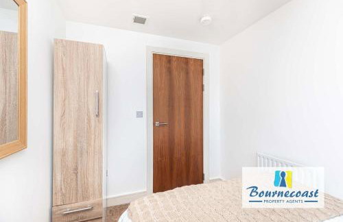 LILYPAD by BOURNECOAST- A Lovely Second Floor Flat in Poole Town Centre with a Lift - FM10693 - Foto 11