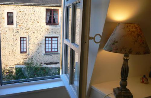 Petite Maison Romantique au calme, Cœur Historique, vue Ville et Jardin - Foto 21