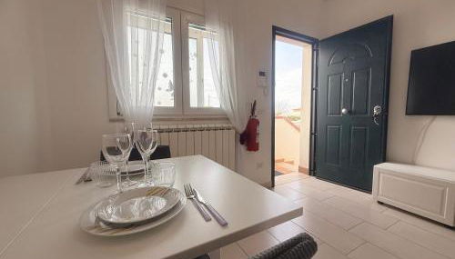 Azure Oasis with parking near the airport & beach - Foto 3