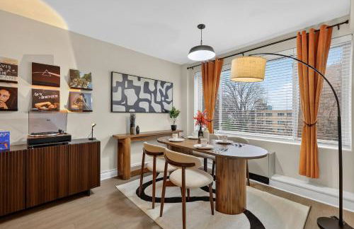 CASA Arlington Suite with In-Suite Massage Chair & Premium Amenities - Foto 16