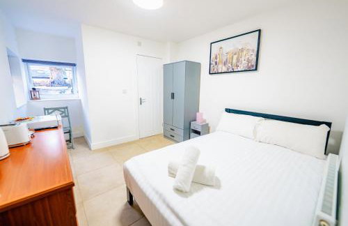 Private Studio With Hot Tub & Ensuite - Photo 3