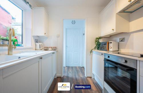 Stylish 2 BR Townhouse By StirkMartin Stays Short Lets & Serviced Accommodation Cardiff With Free Parking & Sleeps5 - Foto 22