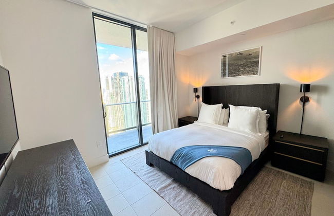 Sky-high Luxury in Downtown Miami - Photo 17