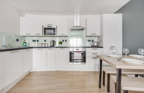 Modern 1 BR apt near town centre, perfect for long stays - Foto 8