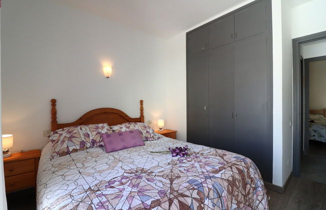 Apartment in Roses With Balcony - Photo 5