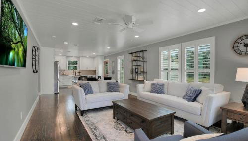 Upscale Home With Pool and Firepit - Close to Mercer St! - Foto 4