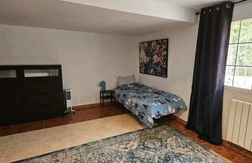 Apartment in big house with private pool & large outdoor space - Photo 2