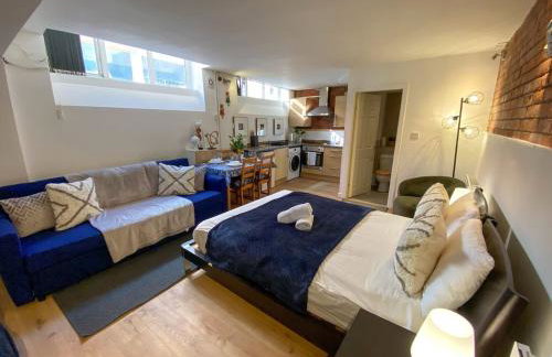 City Centre Beautiful & Cosy Studio Apartment - Photo 2