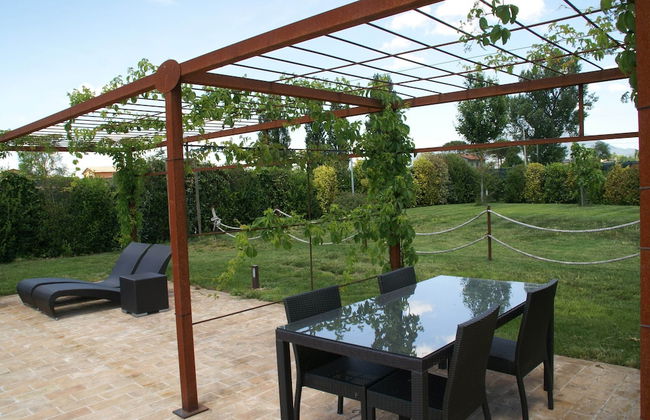 Swim, Savor, and Stroll in Umbria - Foto 16