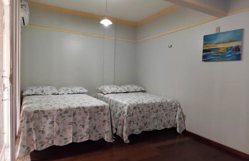 Casa com suítes privativas - Localização no centro, perto de serviços e pontos turísticos - Foto 8