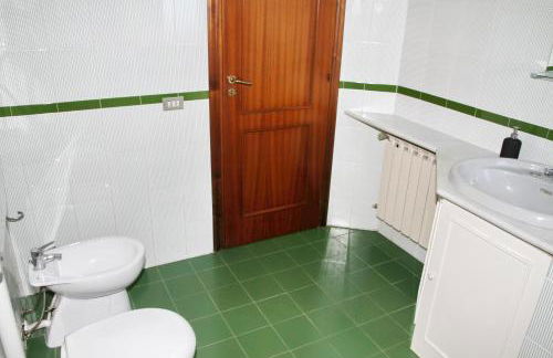 Attico vista mare con terrazza e spa riscaldata - Foto 25