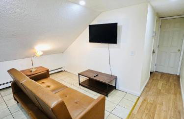 Suites on East Side near Whole Foods, Brown University, Miriam Hospital, MBTA, Downtown, - Photo 28