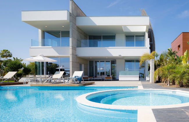 Tranquility Beachfront Villa - Foto 49