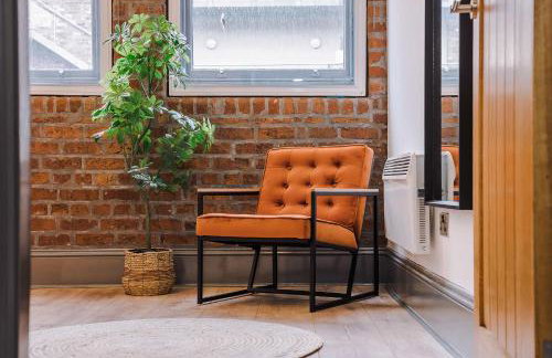 Free Parking, Liverpool City Escape, Sleeps 6 - Photo 23
