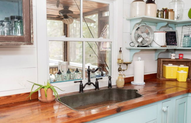 Classic Lakeside Cottage Masters Rental - Foto 11