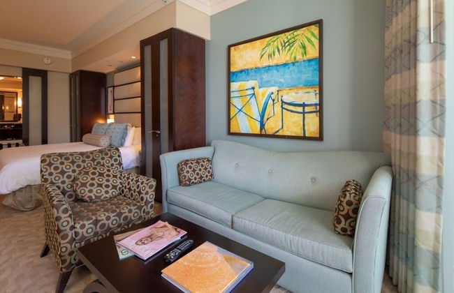 Fontainebleau Sorrento Pool View Junior Suite 1 Bedroom Hotel Room - Photo 5