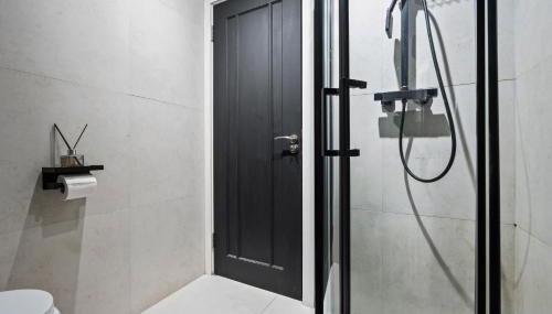 Luxury 2 Bed West London, Free Parking - Foto 3, Shower