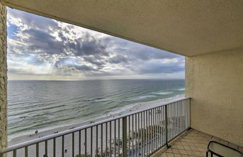 PCB Condo with Community Perks and Beach Access - Foto 32