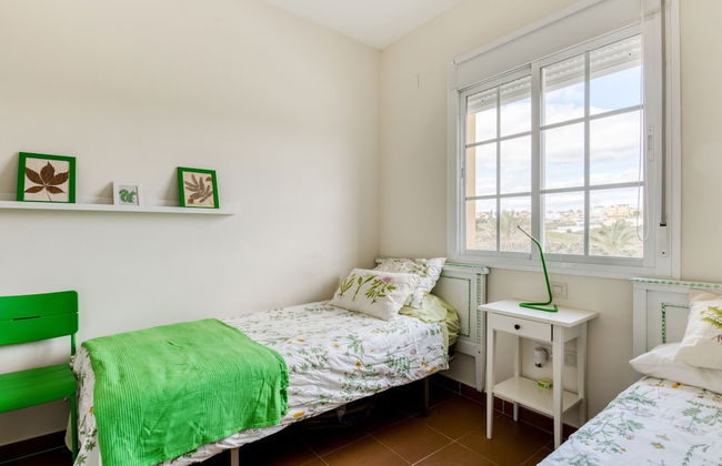 Serene Holiday Home in Huelva With Balcony - Foto 16