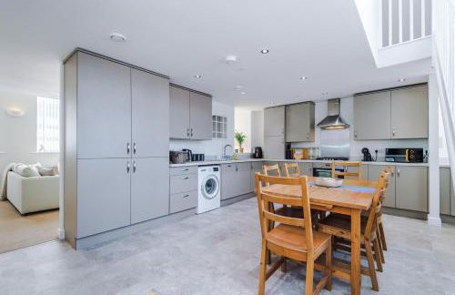 The Old Schoolhouse - Peak District, near Bakewell & Chatsworth - Photo 3