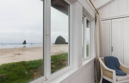 Oceanfront w Direct Beach Access • Game Room • Views Driftaway by AvantStay - Photo 38