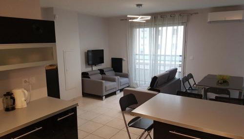 Duplex cosy - 3 chambres avec garage, balcon et clim - Foto 2