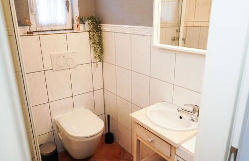 Gemütliches Haus mit großem traumhaften Garten - Foto 14