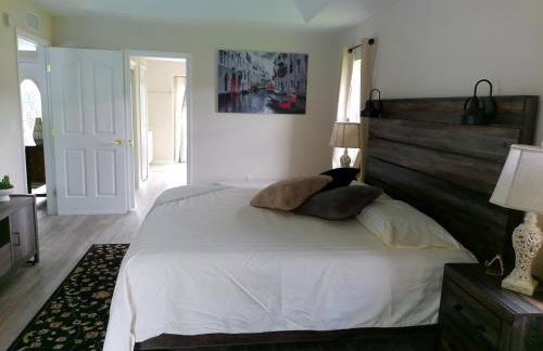 Villa Varona Resort, Heated Pool, Ping-Pong, Pool Table, Fire Pit and Pergola - Foto 36