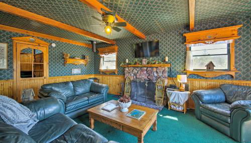 Walk to Lake Cabin with Deck and Views in Fawnskin - Foto 4