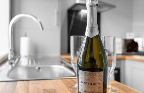 Two Bedroom Apartment - Two Parking Spaces - Fast Wi-Fi 1AS - Foto 18