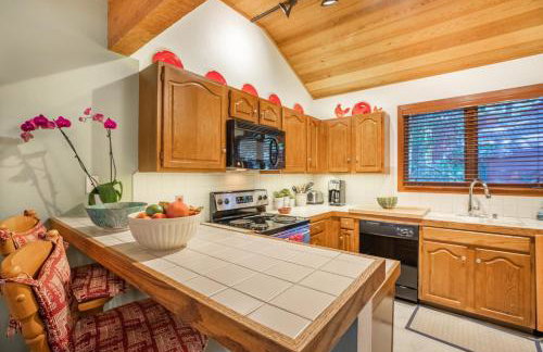 Townhouse Art Gallery in Mammoth's Best Location - Photo 7