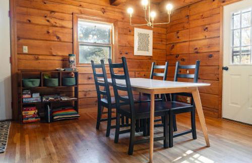 Stay Near Old Rag/White Oak Falls - Cozy Log Cabin - Foto 13