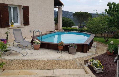 Villa Cléa, belle propriété provençale, jardin, piscine, au calme - Foto 34