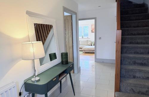 Luxury House - Sleeps 6 - near Nec Parking - Foto 9