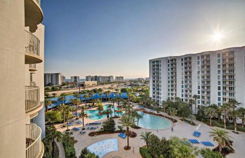 Modern Resort Condo with Balcony - Walk to Beach! - Foto 1