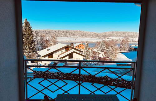 La Gentiane bleue, vue lac Saint Point - Foto 1