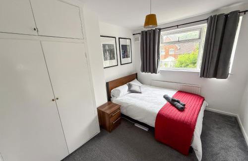 Bassetts House - Spacious! - Sleeps 7 - Close to PRUH Hospital - Free Parking - Photo 28