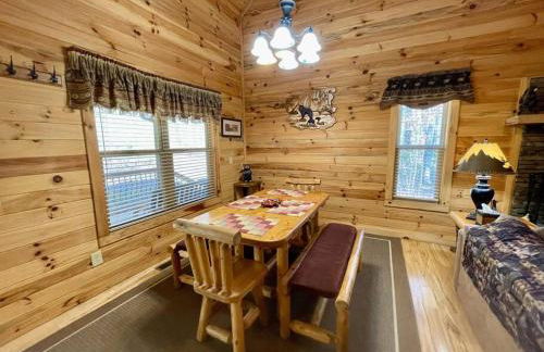 2 bed Cabin HOT TUB close to Helen #16 - Photo 23