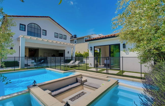 Villa Camellia - Charming 5 BR Home in the Heart of Studio City - Photo 54