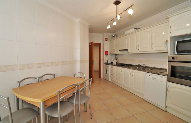 Lovely 2 -bedroom Vacation Apartment In Quarteira - Foto 8