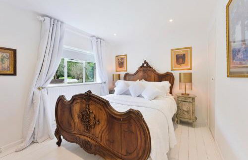 Designer Cottage with Parking - Esher Surrey - Pass the Keys - Foto 8
