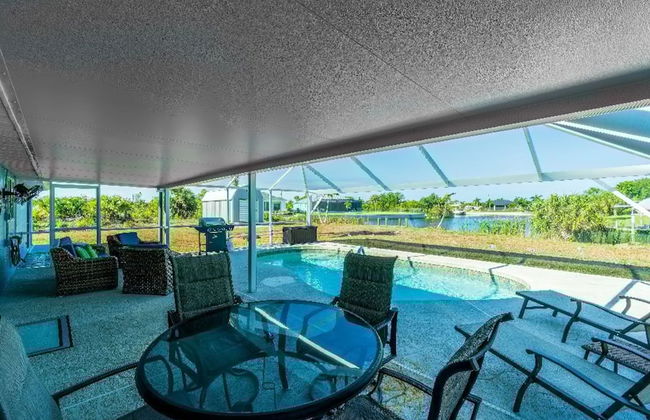 Canal Dreams 3 BR 2 BA Pool Home on the Canal - Photo 2